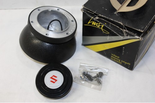 MOYEU POUR VOLANT LUISI 6831...SUZUKI AUTOS DIVERS ANCIENNES / COLLECTIONS