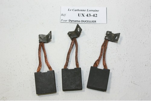 CHARBONS UX 43-42 POUR DYNAMOS DUCELLIER...POUR CAMIONS RENAULT 7T SIMCA UNIC