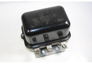 REGULATEUR BOSCH 12v 0190311005 pour DYNAMOS...BMW HANOMAG VOLVO CAMIONS voir descriptif
