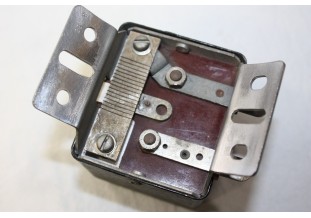 REGULATEUR MARCHAL VAUCANSON 12v CDR 022 pour DYNAMOS type MCS 527...CAMIONS SAURER 1940-48 voir descriptif