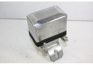 REGULATEUR 14v UHER 09.5809 70WP20 pour DYNAMOS...TRACTEURS ANCIENS voir descriptif