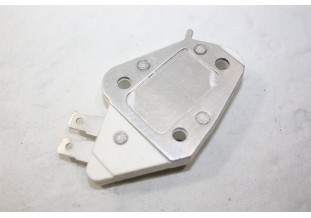 REGULATEUR 14v HELLA 5DR004241-021 pour ALTERNATEURS...OPEL ASCONA KADETT voir descriptif