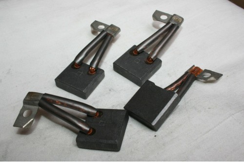 CHARBONS BSX 100 POUR DEMARREURS BOSCH...POUR CAMIONS UTILITAIRES TRACTEURS