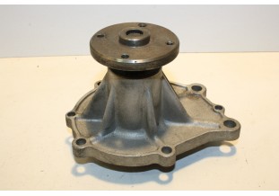 POMPE A EAU GRAF PA 202...NISSAN DATSUN BLUEBIRD LAUREL VIOLET voir descriptif