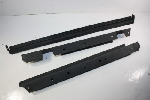 JEU DE SUPPORTS POUR RADIATEUR DE REFROIDISSEMENT...RENAULT R8 R8S R8 GORDINI R10 ALPINE A110