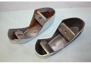 PAIRE DE BUTOIRS DE PARE CHOC H/220mm...FORD TAUNUS 17M P3 ??