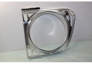 ENTOURAGE DE PHARE COTE GAUCHE FORD...FORD TAUNUS 12M P6