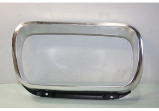 ENTOURAGE DE PHARE FORD...FORD TAUNUS P7 17M