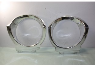 PAIRE D'ENTOURAGES DE PHARES D/G FORD...FORD TAUNUS