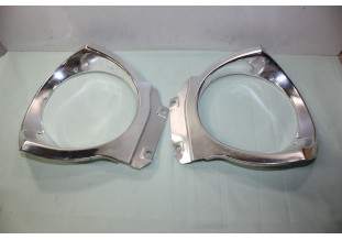 PAIRE D'ENTOURAGES DE PHARES D/G FORD...FORD TAUNUS