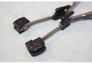 PAIRE DE BRAS D'ESSUIE GLACE A3M pour PHARES AVANTS L/175mm...AUTOS LADA SKODA