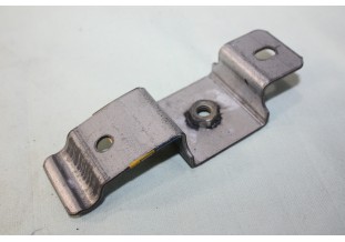 SUPPORT DE PARE CHOC AR/G PEUGEOT 7420-13...PEUGEOT 204 304