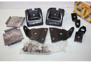 KIT DE FIXATION DE SUPPORTS DE PARE CHOC AV D/G RENAULT 77 01 459 885...RENAULT R4 R5 R14 ???