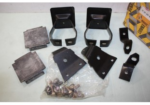 KIT DE FIXATION DE SUPPORTS DE PARE CHOC AV D/G RENAULT 77 01 459 885...RENAULT R4 R5 R14 ???