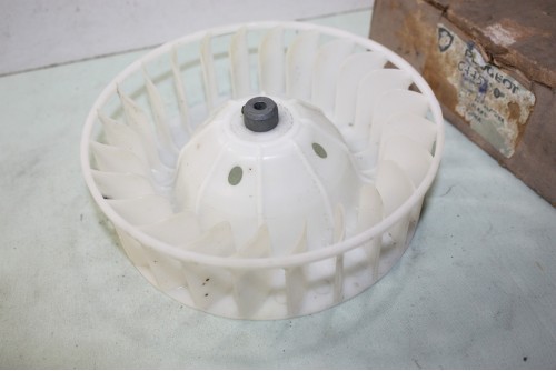 TURBINE DE VENTILATEUR/CLIMATISEUR PEUGEOT 6445-40...PEUGEOT 204 304 404 voir descriptif