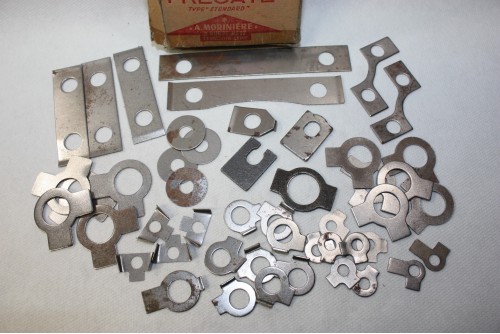 JEU D'ARRETOIRS POUR MOTEUR 671 MORINIERE 20.003...RENAULT FREGATE voir descriptif