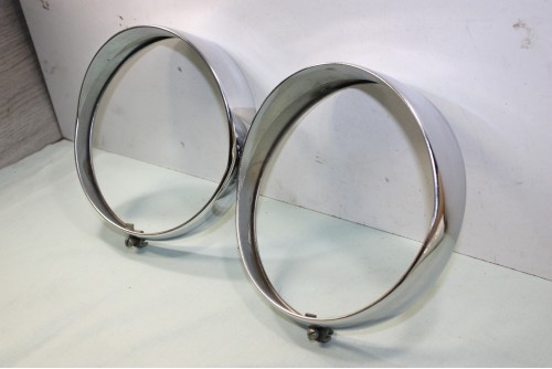 PAIRE DE CERCLAGES DE PHARES A CASQUETTES D/165mm...AUTOS DIVERS voir descriptif