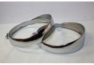 PAIRE DE CERCLAGES DE PHARES A CASQUETTES D/165mm...AUTOS DIVERS voir descriptif