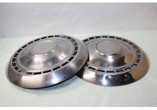 LOT DE 2 ENJOLIVEURS DE ROUE SIMCA D/275mm...SIMCA P60