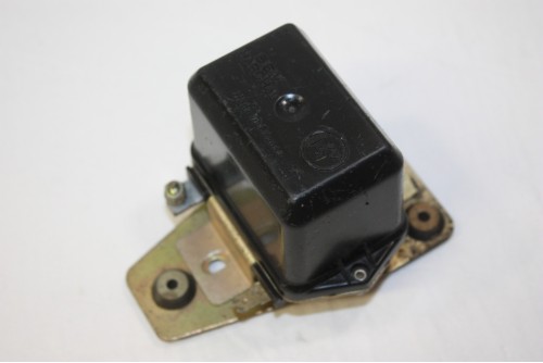 REGULATEUR 14V SEV MARCHAL 72611602...TRACTEURS VOLVO DAF