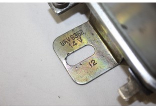 REGULATEUR 12V UKV 8362...AUTOS DIVERS