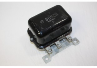 REGULATEUR 6V BOSCH 0190310003 MASSE POSITIVE...FORD USA voir descriptif