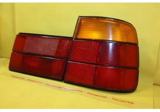 JEU DE FEUX ARRIERES DROITHELLA 1384010/012...BMW SERIE 5 E34