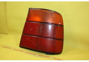 FEU ARRIERE EXTERIEUR DROIT HELLA1384010R...BMW SERIE 5 E34