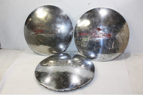 LOT DE 3 ENJOLIVEURS DE ROUE METAL D/250mm...SIMCA 8