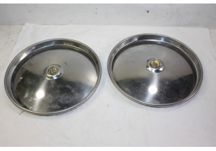 LOT DE 2 ENJOLIVEURS DE ROUE METAL D/215mm...AUTOS ANCIENNES DIVERS