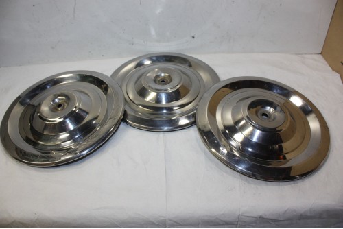 LOT DE 3 ENJOLIVEURS DE ROUE INOX D/235mm...PEUGEOT 304 SERIE 2