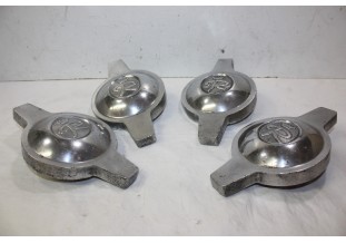 JEU DE 4 CENTRES PAPILLON ECROU DE ROUE A RAYONS ROBERGEL...AUTOS ACCESSOIRES COLLECTION D'EPOQUE