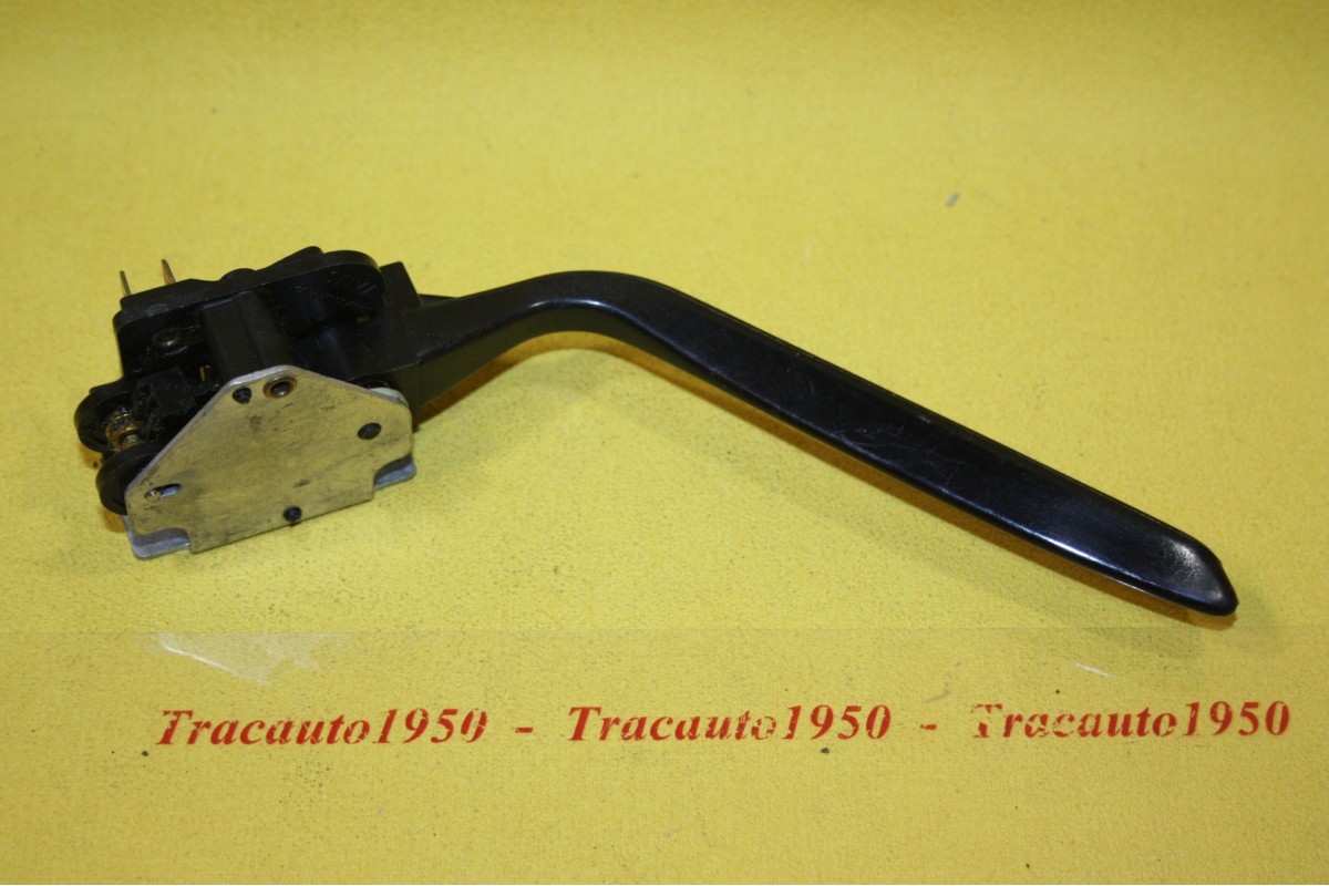 COMMODO DE CLIGNOTANTS/KLAXON SEIMA 7 FICHES...PEUGEOT 404 voir descriptif