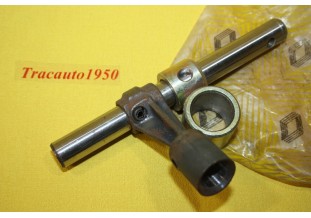 AXE DE COMMANDE DE BOITE DE VITESSE RENAULT 7701516713...RENAULT R12