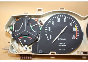 LOT D'INSTRUMENTS DE BLOC COMPTEUR 12V JAEGER 200km/h...RENAULT R16 TX TS