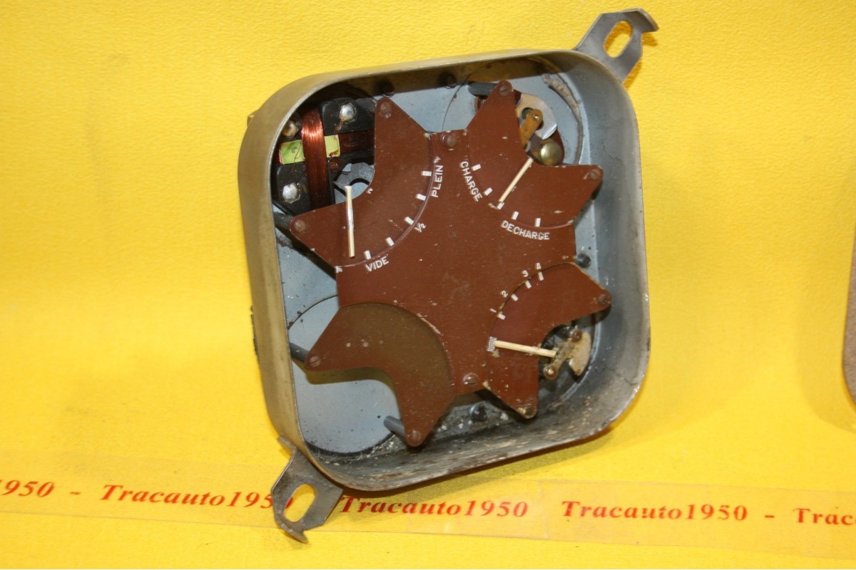 COMBINE D'INSTRUMENTS DE TABLEAU DE BORD  JAEGER...SIMCA 8 FORD VE...