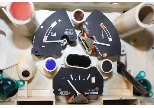 COMBINE D'INSTRUMENTS DE BORD ED VEGLIA 12V...PEUGEOT 504