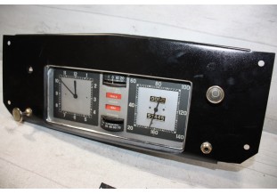 TABLEAU DE BORD CENTRAL 12V JAEGER 160km/h...HOTCHKISS 686 RENAULT VIVA GS ???