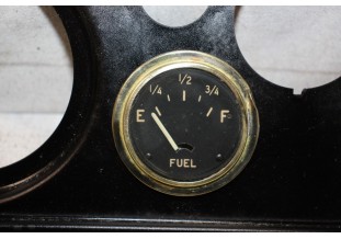 PLANCHE DE BORD AVEC 2 MANOS...CAMIONS MILITAIRES JEEP US ???