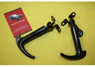 PAIRE DE POIGNEES DE CAPOT AVANT...AUTOS CAMIONS ANCIENS