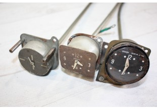 LOT DE 3 MONTRES DE BORD ANCIENNES A RENOVER...AUTOS ANCIENNES
