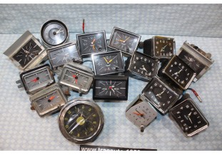 LOT DE MONTRES DE BORD DIVERS...AUTOS ANCIENNES COLLECTION