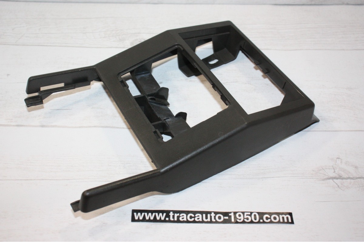 CONSOLE CENTRALE DE BORD BOURBON 5071...RENAULT CLIO BACCARA