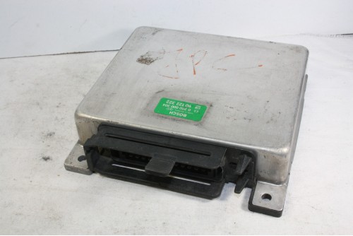CALCULATEUR MOTEUR BOSCH 0 280 000 304...OPEL ASCONA KADETT 1.8 L essence voir descritif