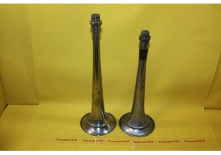 LOT DE 2 TROMPES DE KLAXONS CIPPA L/285-320mm...AUTOS ANCIENNES COLLECTION