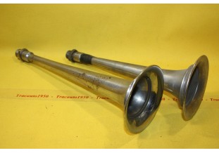 LOT DE 2 TROMPES DE KLAXONS CIPPA L/285-320mm...AUTOS ANCIENNES COLLECTION