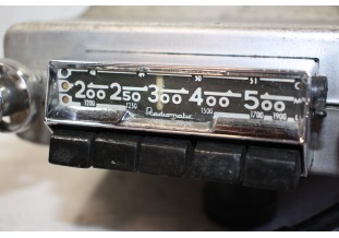 AUTORADIO RADIOMATIC 6/12V...AUTOS VINTAGE COLLECTION