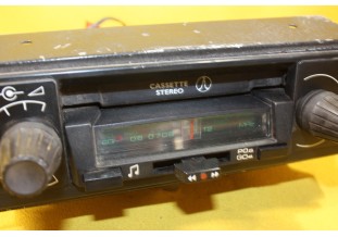 AUTORADIO-CASSETTES STEREO TESLA BRATISLAVA  12V...AUTOS VINTAGE COLLECTION