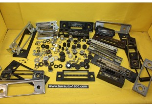 LOT DE PIECES DIVERS POUR AUTORADIO...AUTOS VINTAGE COLLECTION