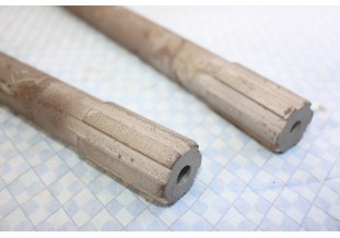 PAIRE DE BARRES DE TORSION OU D'ARBRES DE ROUE ?? L/625mm...AUTOS ANCIENNES COLLECTION